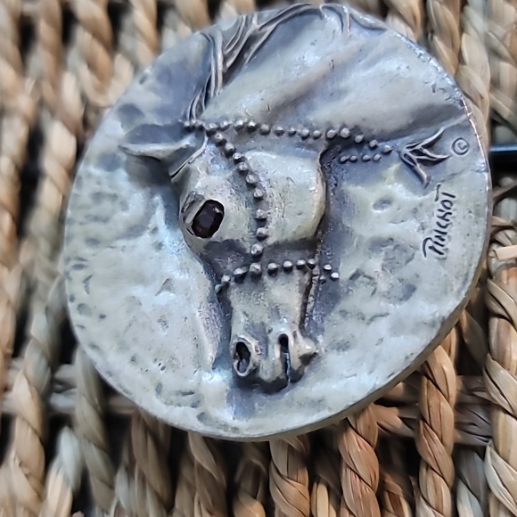 Horse head red eye belt buckle - Picture 2 of 4